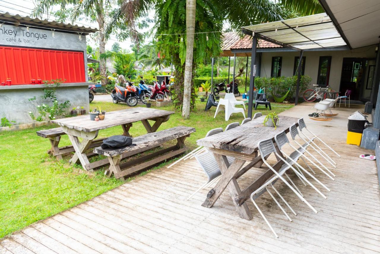 Monkey Dive Hostel Khaolak Кхаулак Экстерьер фото